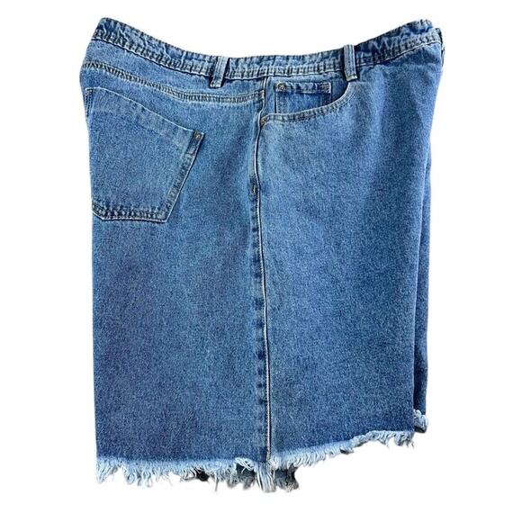 Missguided Plus Frayed Hem Longer Line Denim Shorts Sz 16 Blue Jean Short New - Picture 5 of 9